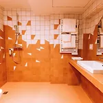 Academie 4* Lyon