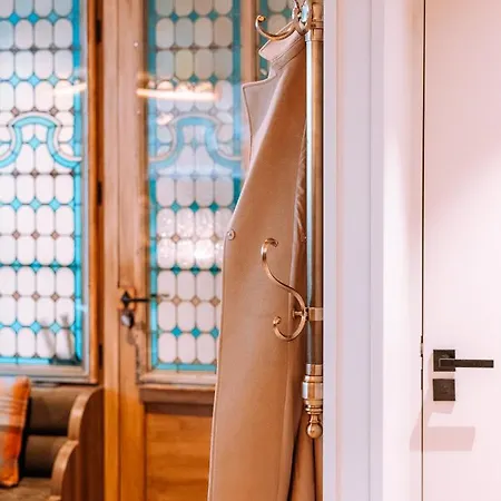 Academie Hotel 4*