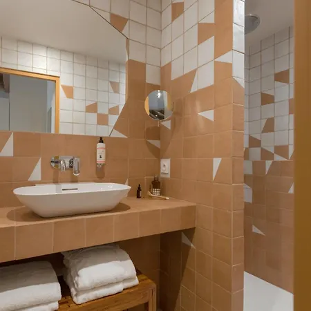 Academie Hotel 4*