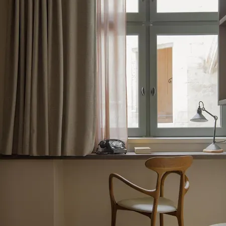 Hotel Academie 4*