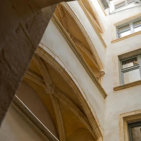 Academie Hotel 4*
