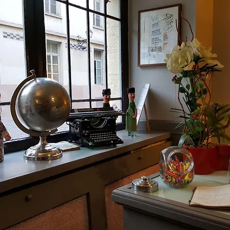 Academie Hotel 4*