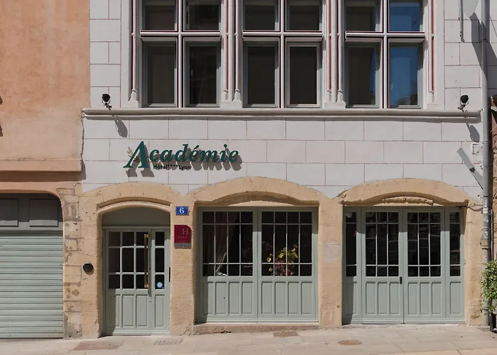 Academie 호텔